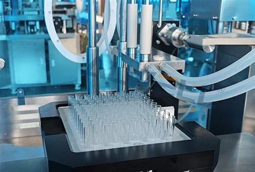 Does a prefilled syringe filling machine require special training for operators?